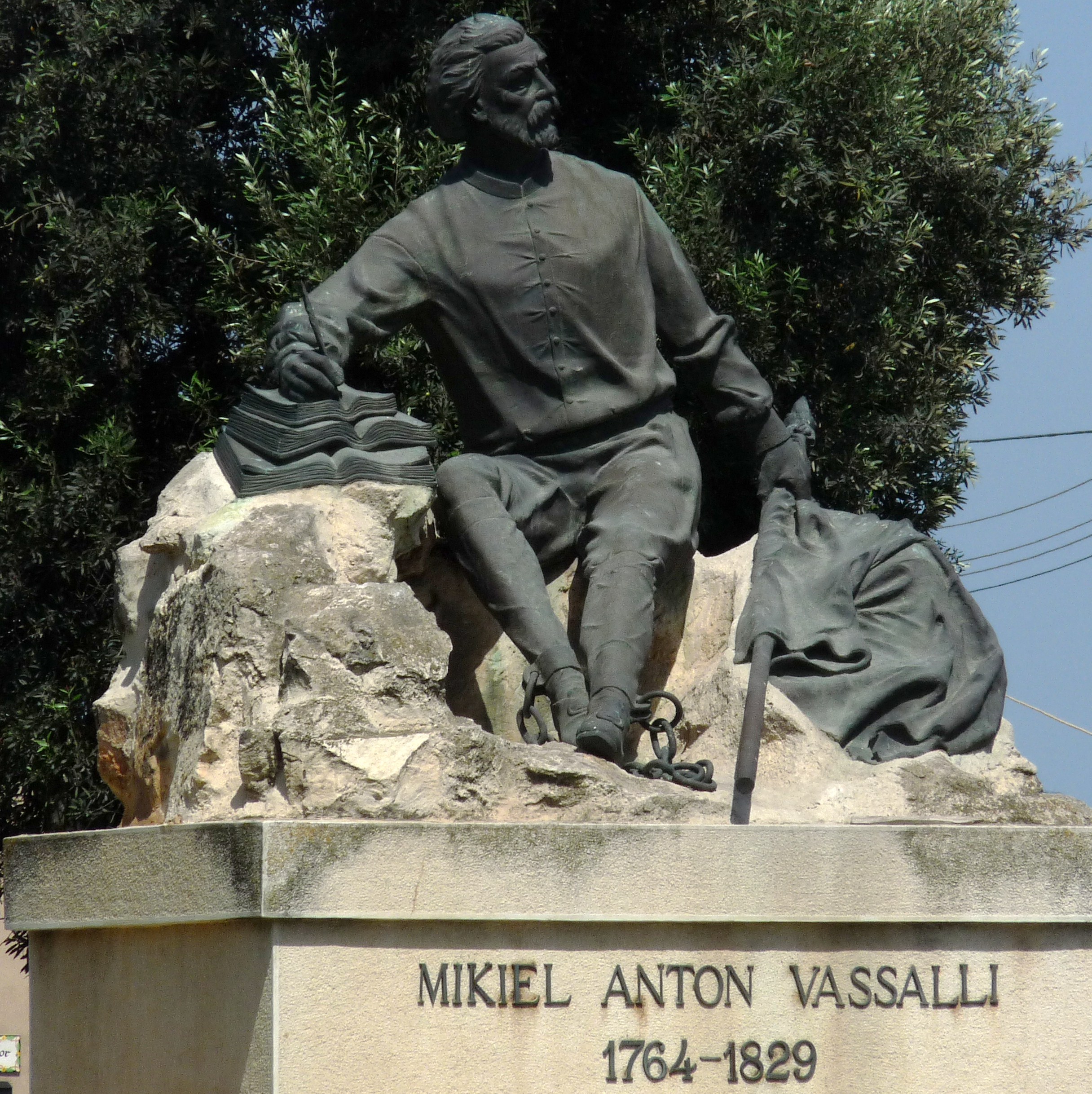 Il-monument ta' Mikiel Anton Vassalli f'Haz-Zebbug, Malta.JPG